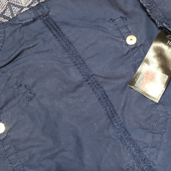 F&F Ladies size 10 Navy blue Cargo capri pants with white stitching. - Picture 5 of 6